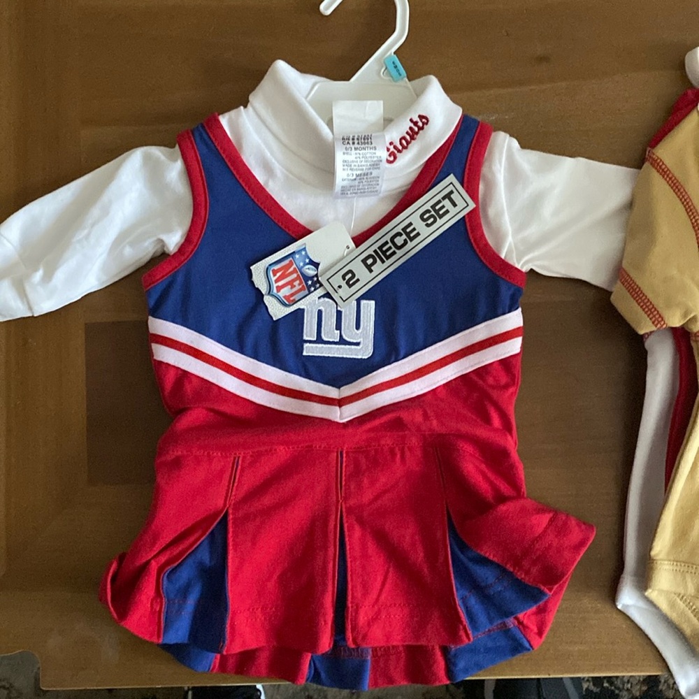 Baby Girl Giants Cheer Outfit. 0-3 months. NWT